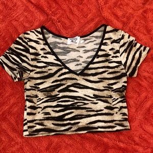 Princess Polly zebra tee 🧡